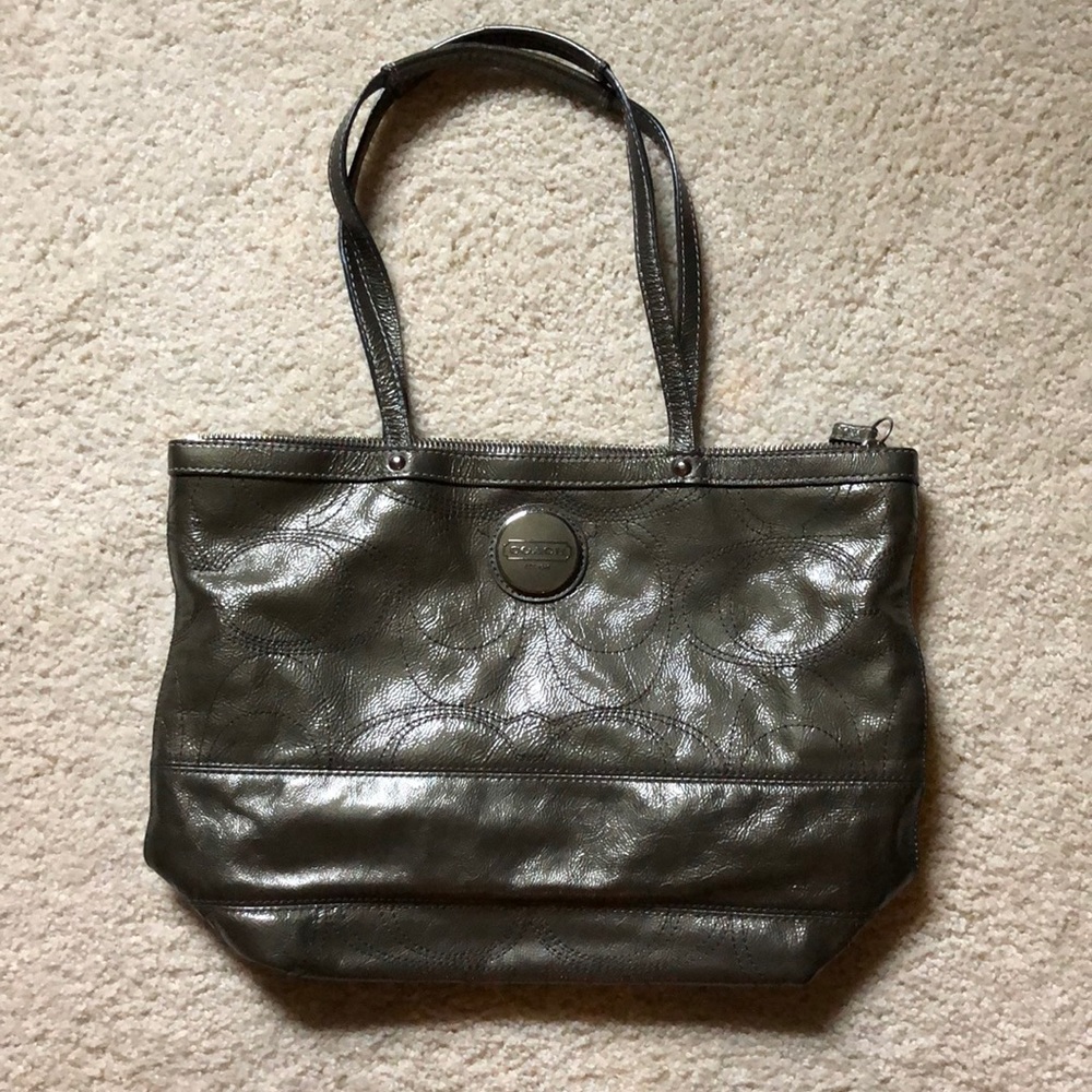 EUC Coach gray signature purse